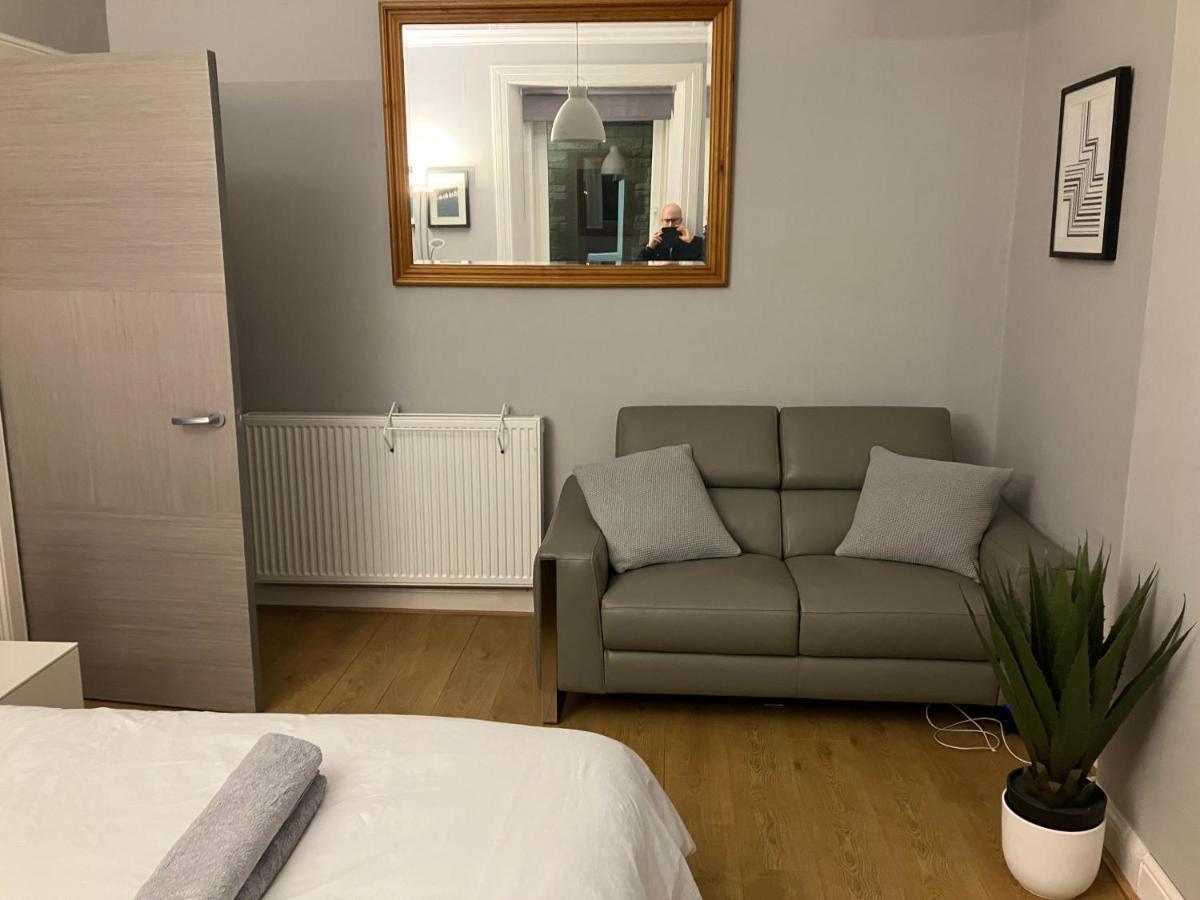 Bed and Breakfast Next Door To Holyrood Palace And Arthur'S Seat Edinburgh Exterior foto