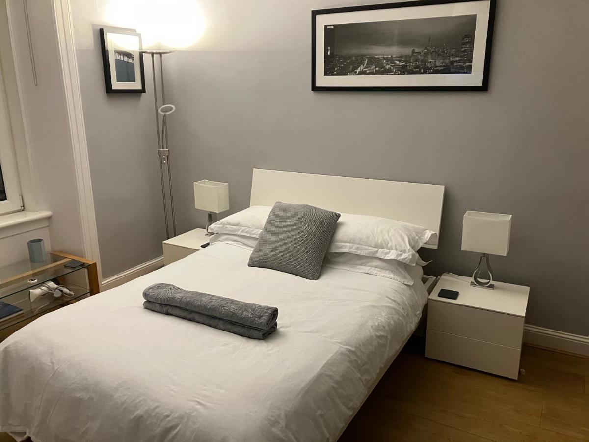 Bed and Breakfast Next Door To Holyrood Palace And Arthur'S Seat Edinburgh Exterior foto
